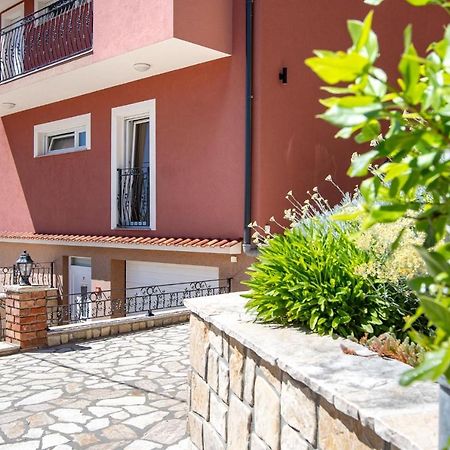 Mistral Apartments Лопар Экстерьер фото