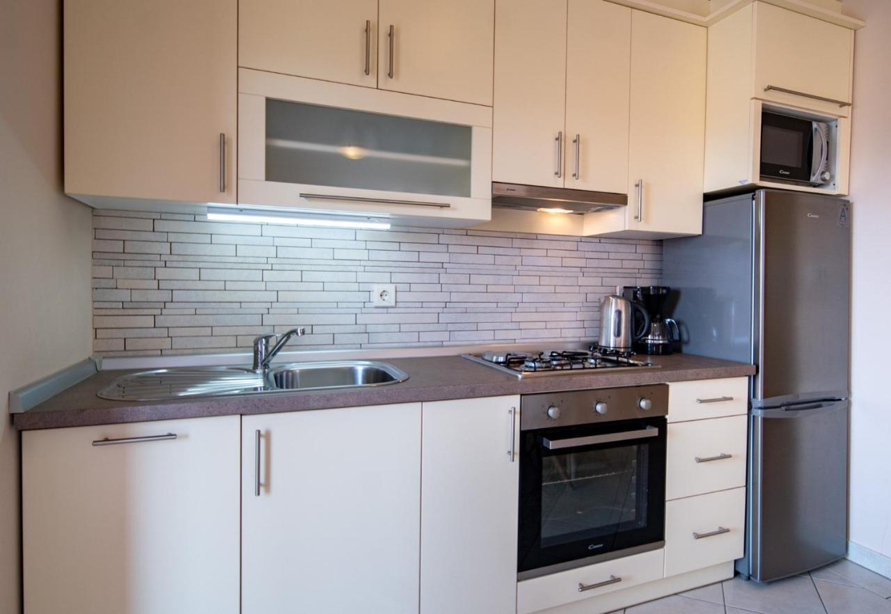 Mistral Apartments Лопар Экстерьер фото