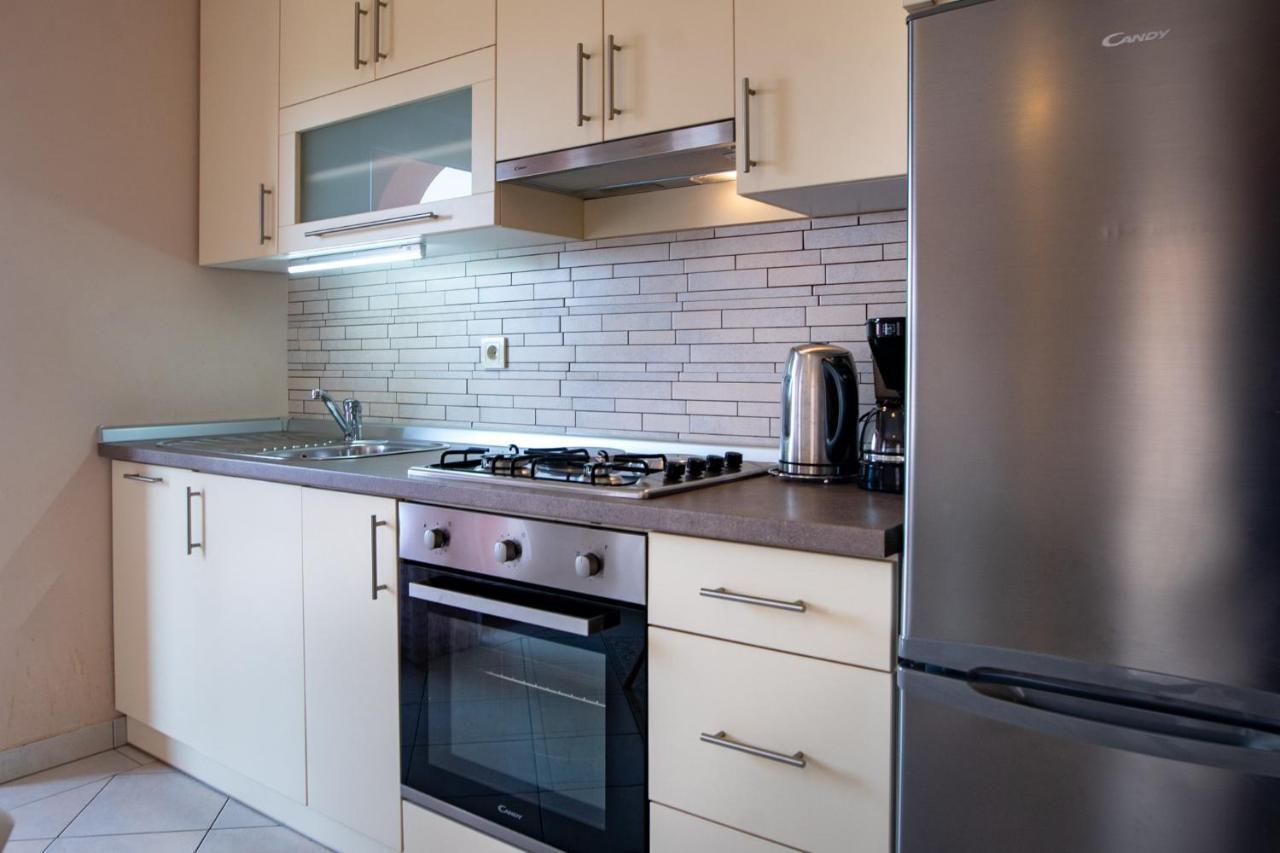 Mistral Apartments Лопар Экстерьер фото