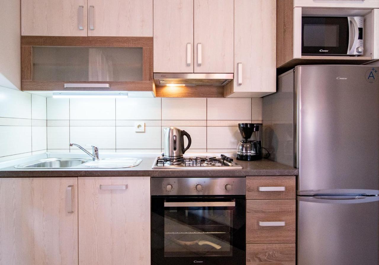 Mistral Apartments Лопар Экстерьер фото