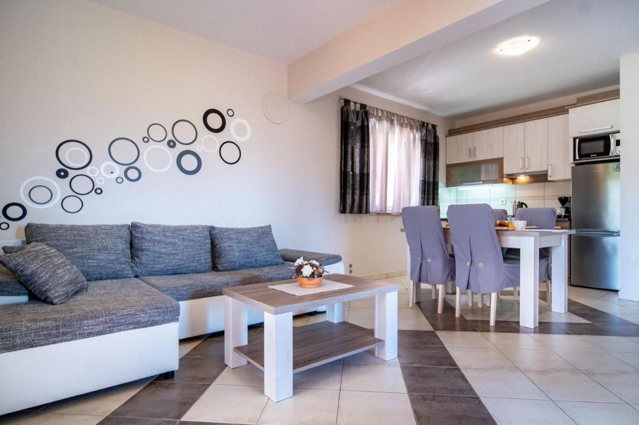 Mistral Apartments Лопар Экстерьер фото
