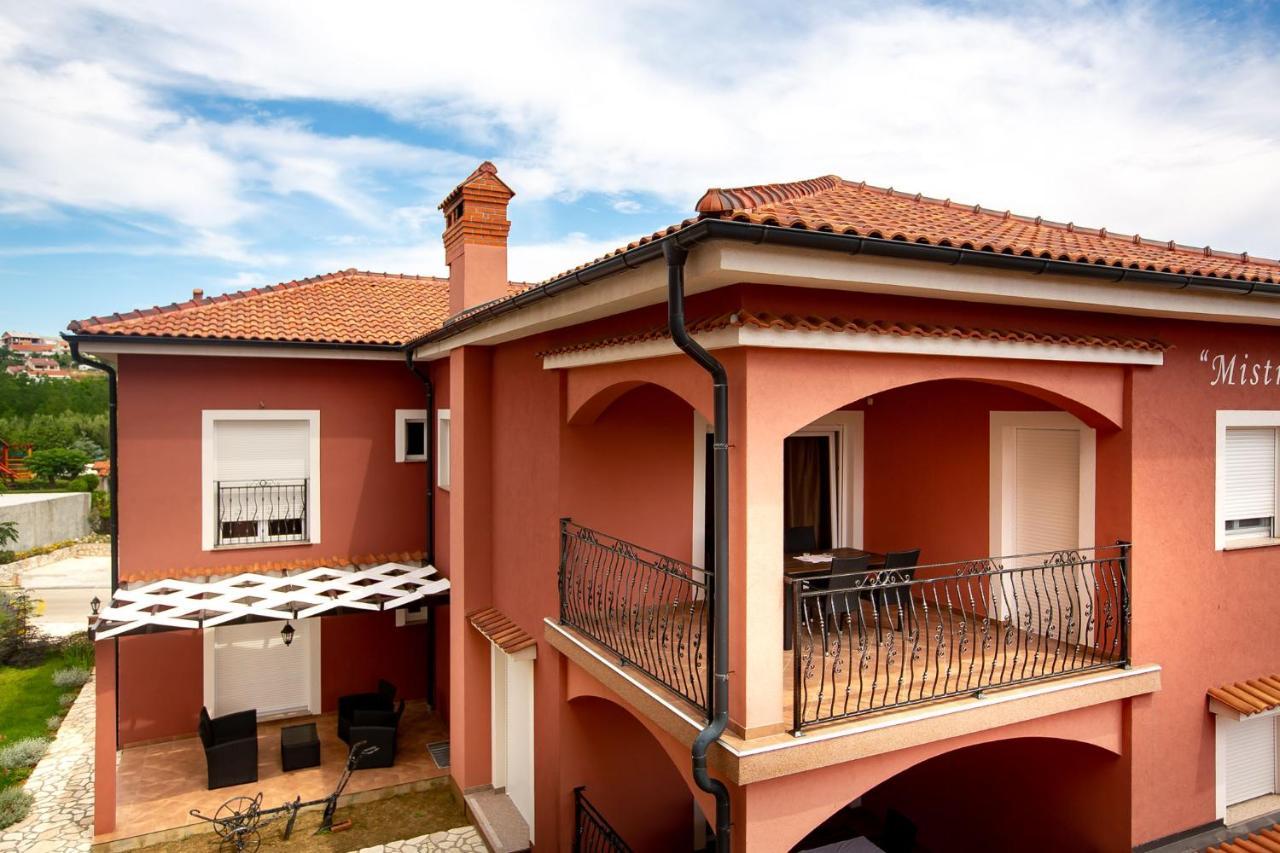 Mistral Apartments Лопар Экстерьер фото